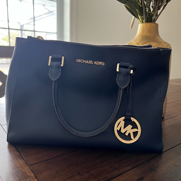 Michael Kors Medium Sutton Saffiano Leather Satchel Bag! - Picture 3 of 13